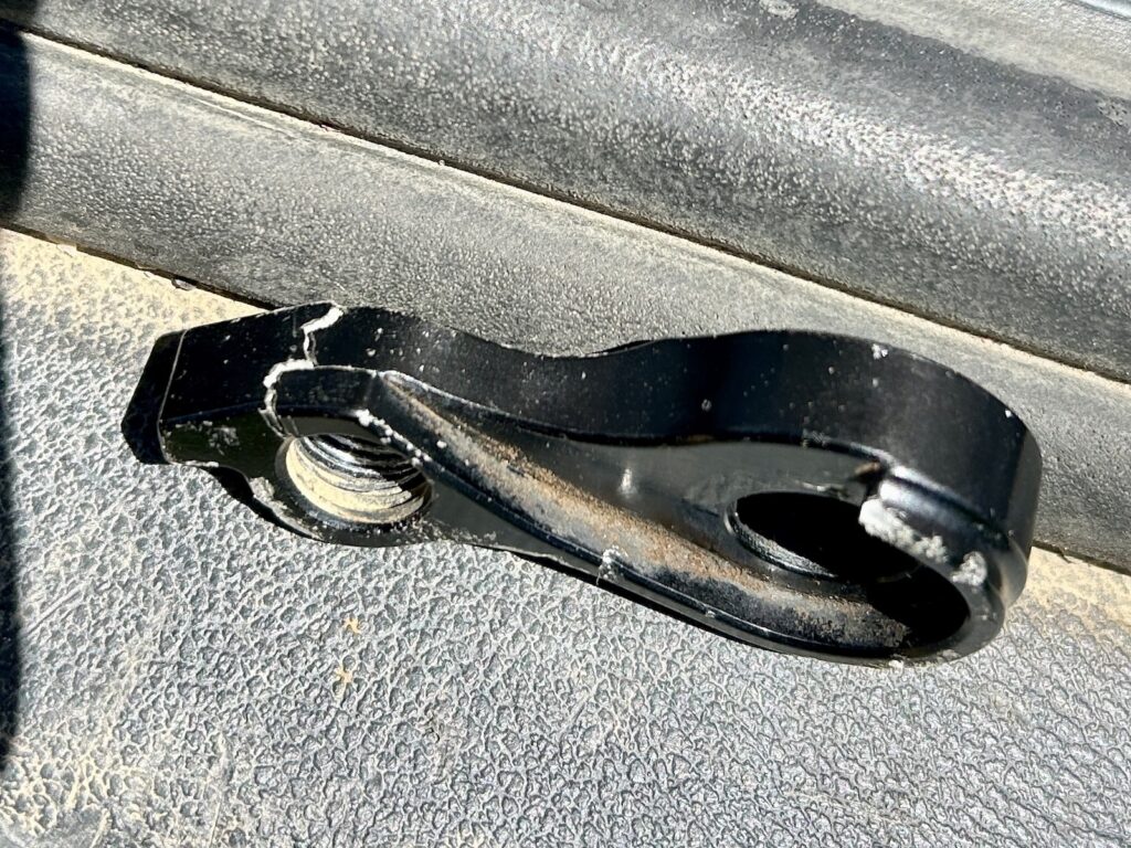  Cracked mech hanger