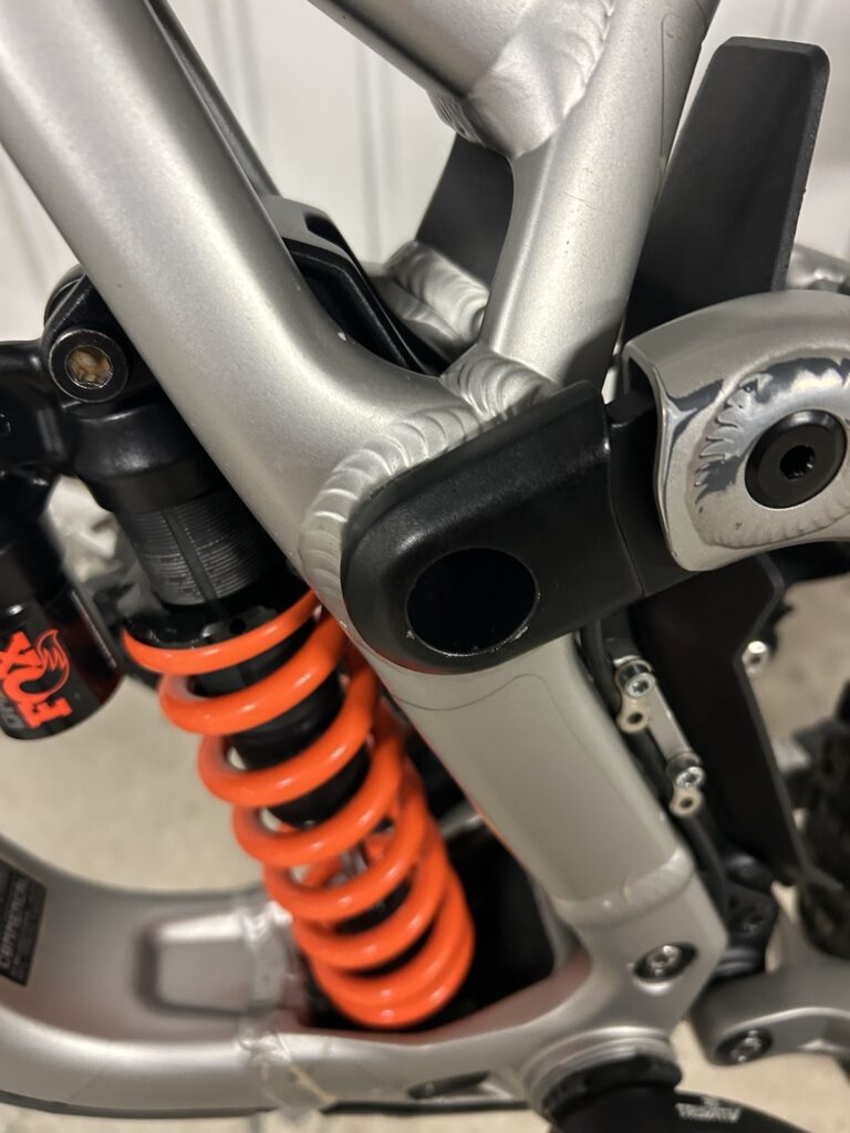 Commencal Supreme V5 frame bearings